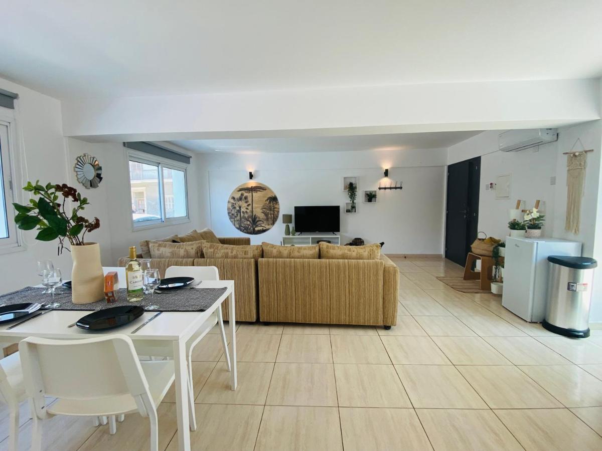 Serena'S 2-Br Apartment In Larnaca Exterior photo